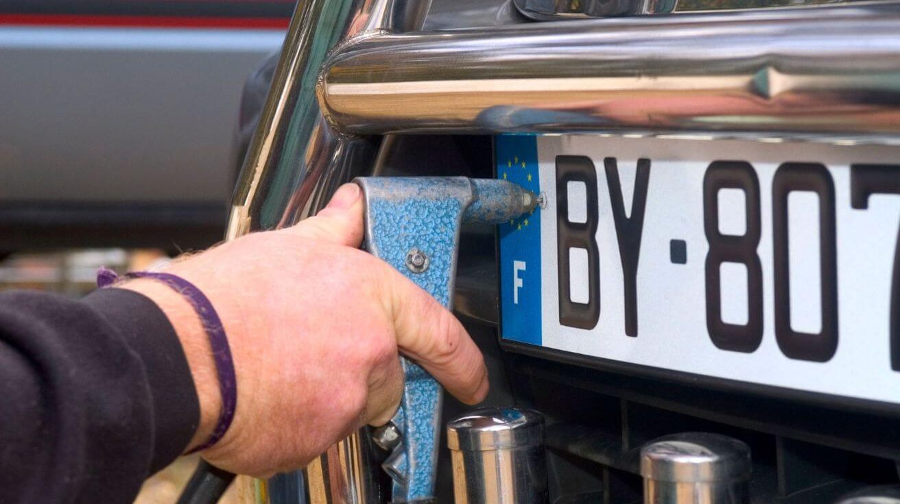 Automobilistes : c’est officiel, des nouvelles plaques d’immatriculation débarquent à partir de cette date en France